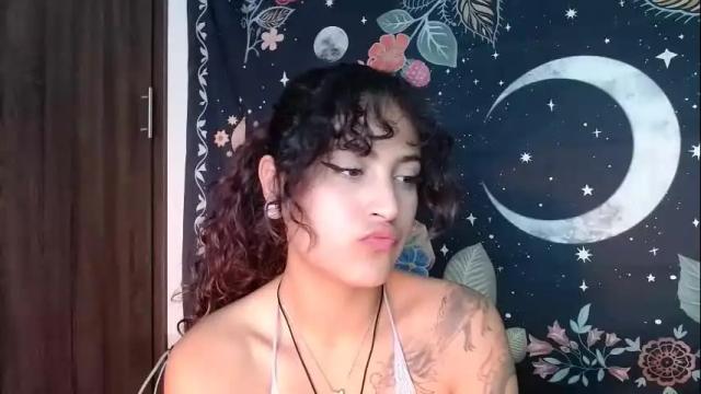 Image 11 of sol_amarilla_ Stream on Chaturbate on 4 days ago