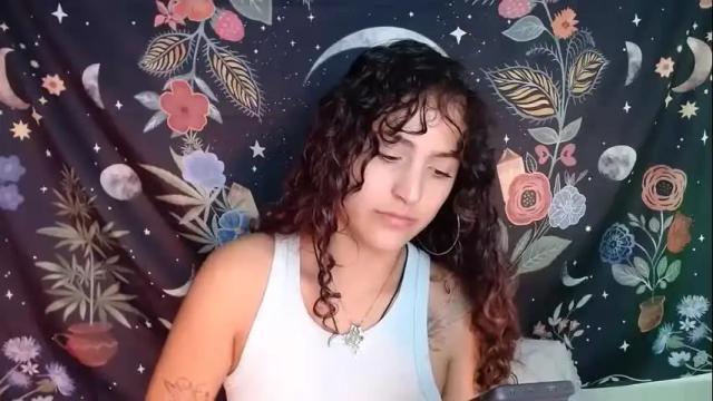 Image 6 of sol_amarilla_ Stream on Chaturbate on 1 month ago