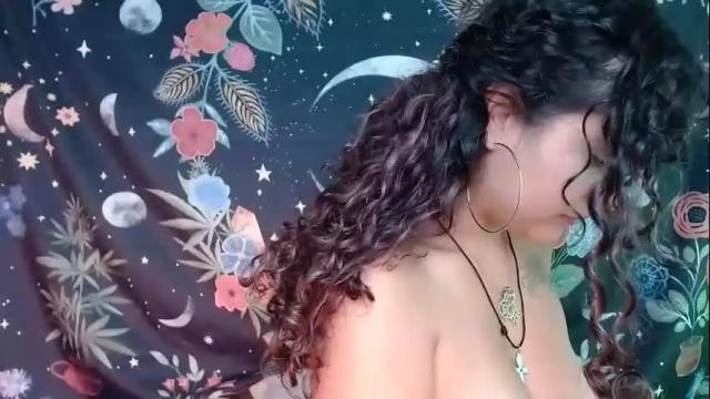 Image 4 of sol_amarilla_ Stream on Chaturbate on 1 month ago