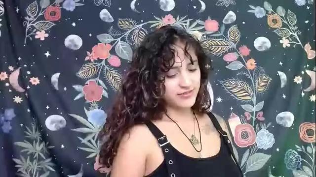 Thumbnail 1, sol_amarilla_'s Stream at Chaturbate, 1 month ago