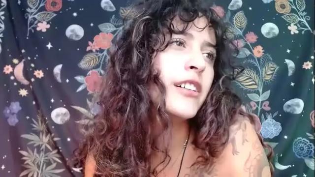 Image 12 of sol_amarilla_ Stream on Chaturbate on 1 month ago