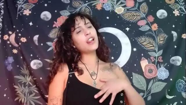 Image 7 of sol_amarilla_ Stream on Chaturbate on 1 month ago