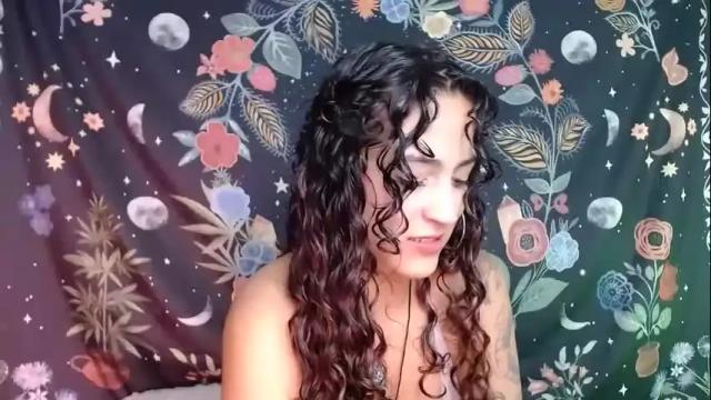 Image 7 of sol_amarilla_ Stream on Chaturbate on 1 month ago