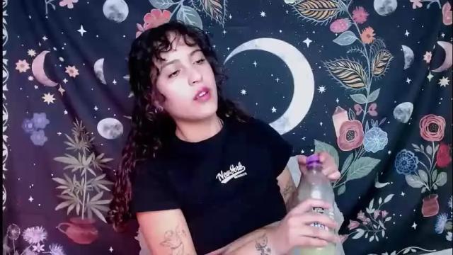 Image 11 of sol_amarilla_ Stream on Chaturbate on 26 days ago