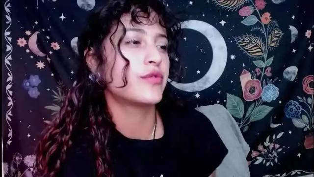 Image 4 of sol_amarilla_ Stream on Chaturbate on 26 days ago