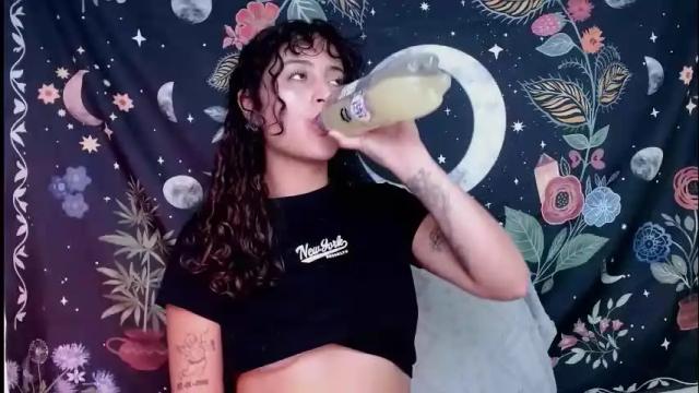 Thumbnail 2, sol_amarilla_'s Stream at Chaturbate, 26 days ago
