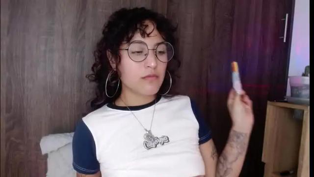Image 10 of sol_amarilla_ Stream on Chaturbate on 6 days ago