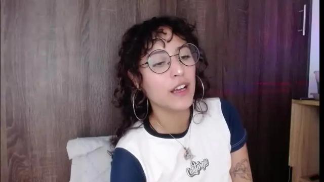 Image 6 of sol_amarilla_ Stream on Chaturbate on 6 days ago