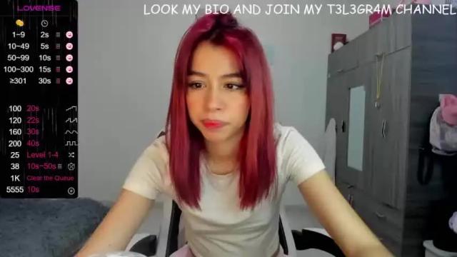 Image 4 of sol_lunaa23 Stream on Chaturbate on 19 months ago