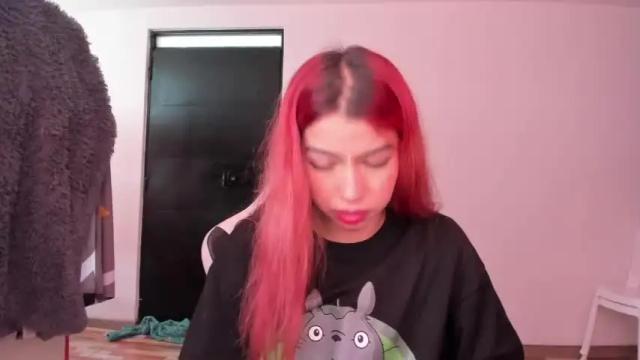 Image 4 of sol_lunaa23 Stream on Chaturbate on 14 months ago
