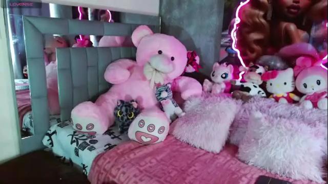 Image 3 of solange_koi Stream on Chaturbate on 4 months ago