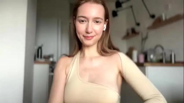 Image 4 of solar_bella Stream on Chaturbate on 1 month ago