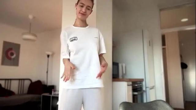 Image 2 of solar_bella Stream on Chaturbate on 1 month ago