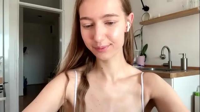 Image 8 of solar_bella Stream on Chaturbate on 22 days ago