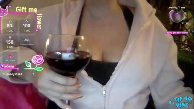 Image 3 of solesticia Stream on Chaturbate on 1 month ago