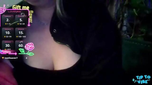 Image 7 of solesticia Stream on Chaturbate on 1 month ago
