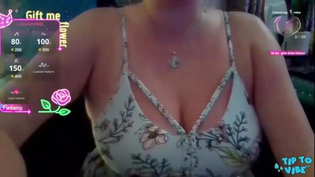 Image 3 of solesticia Stream on Chaturbate on 17 days ago
