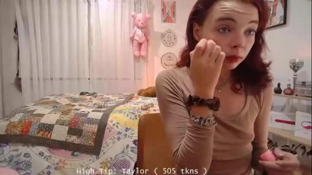 Image 11 of somestonerchic Stream on Chaturbate on 17 days ago