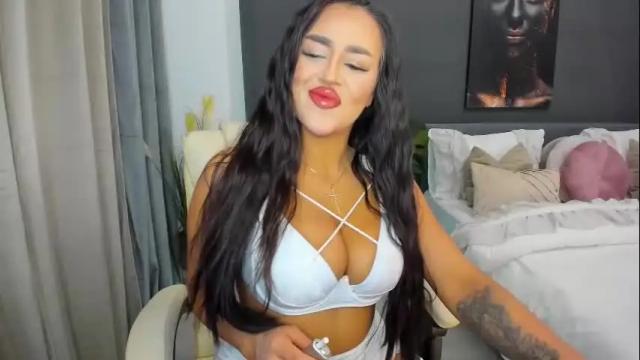Image 4 of sonia__rey Stream on Chaturbate on 2 months ago