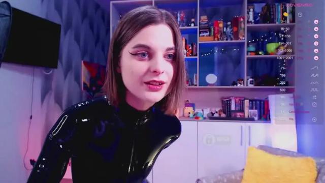 Image 3 of sonia__rose Stream on Chaturbate on 12 months ago