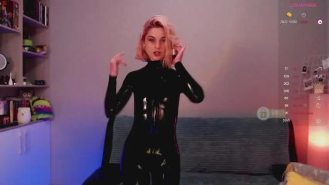 Image 2 of sonia__rose Stream on Chaturbate on 9 months ago