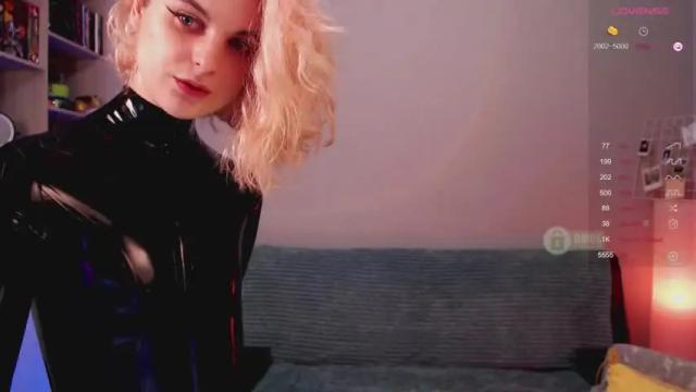 Image 3 of sonia__rose Stream on Chaturbate on 9 months ago