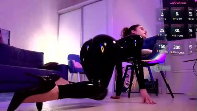 Image 3 of sonia__rose Stream on Chaturbate on 5 days ago