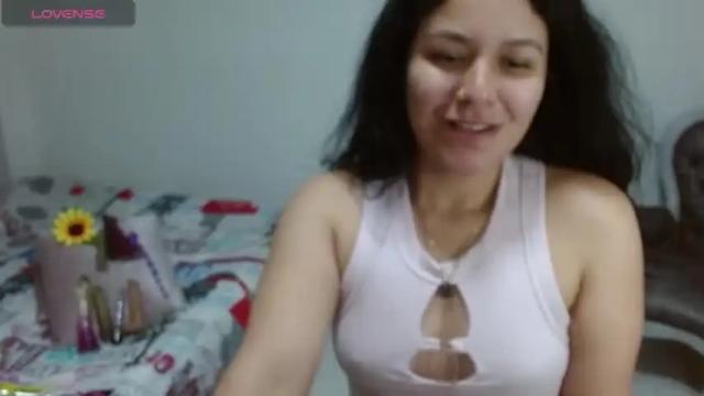 Image 8 of soniacuminass Stream on Chaturbate on 16 months ago