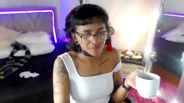 Image 2 of sonnysummerqs Stream on Chaturbate on 13 months ago