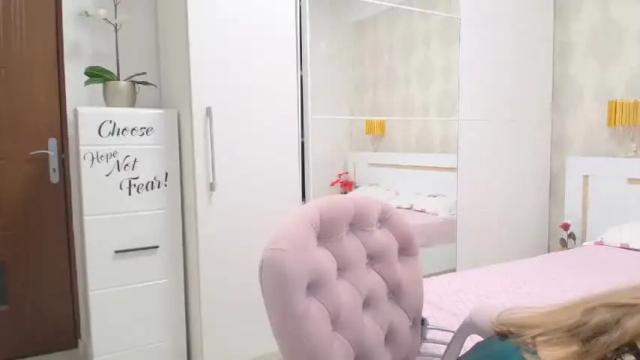 Image 4 of sonya_99 Stream on Chaturbate on 16 months ago