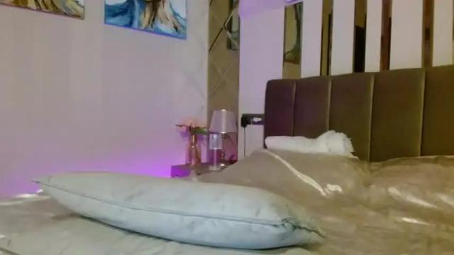 Image 7 of sonyabrage Stream on Chaturbate on 17 months ago