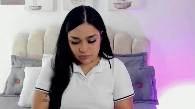Image 2 of soofii_james Stream on Chaturbate on 1 month ago