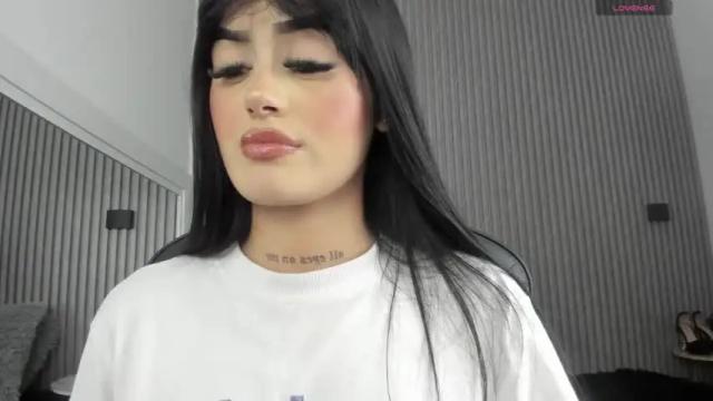 Image 8 of sophi_carter Stream on Chaturbate on 14 months ago