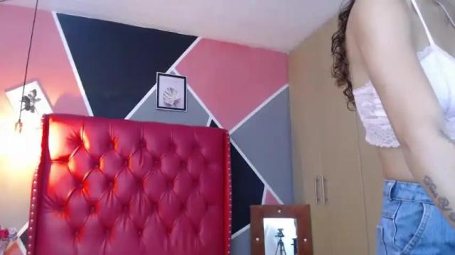 Image 8 of sophi_lov3 Stream on Chaturbate on 20 months ago