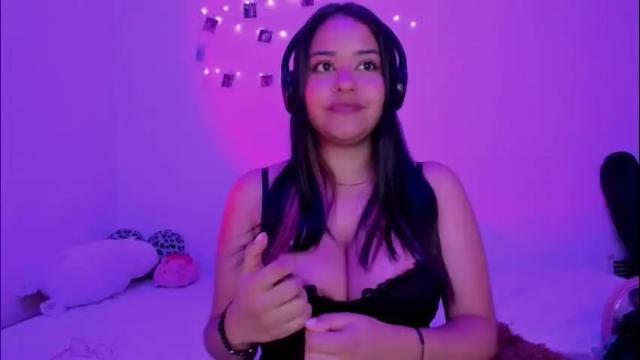 Image 4 of sophi_moon1 Stream on Chaturbate on 2 months ago