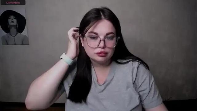 Image 4 of sophia__olsen Stream on Chaturbate on 2 months ago