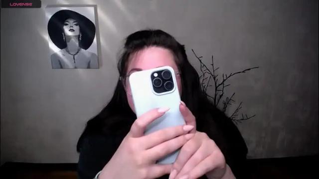 Image 12 of sophia__olsen Stream on Chaturbate on 1 month ago