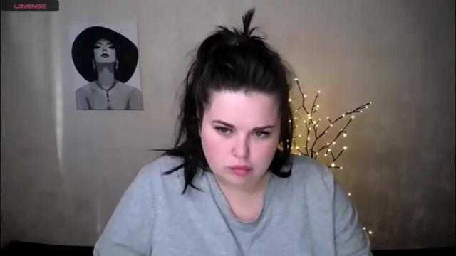 Image 2 of sophia__olsen Stream on Chaturbate on 1 month ago