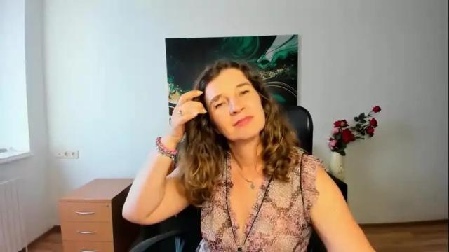 Image 11 of sophia_boone Stream on Chaturbate on 1 month ago