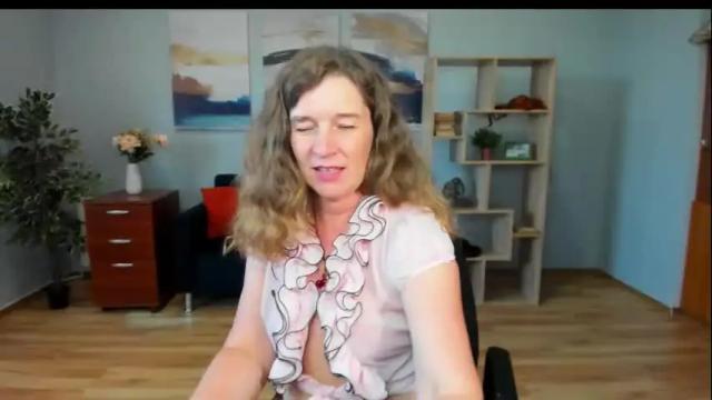 Image 11 of sophia_boone Stream on Chaturbate on 11 days ago