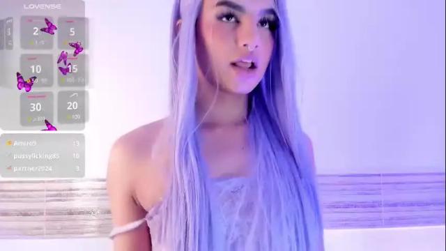 Image 3 of sophia_cambpell Stream on Chaturbate on 1 month ago