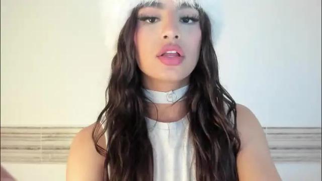 Image 2 of sophia_cambpell Stream on Chaturbate on 2 months ago