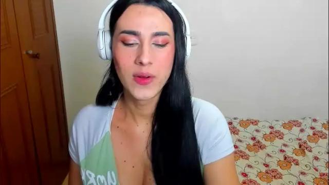 Image 3 of sophia_harry Stream on Chaturbate on 2 months ago