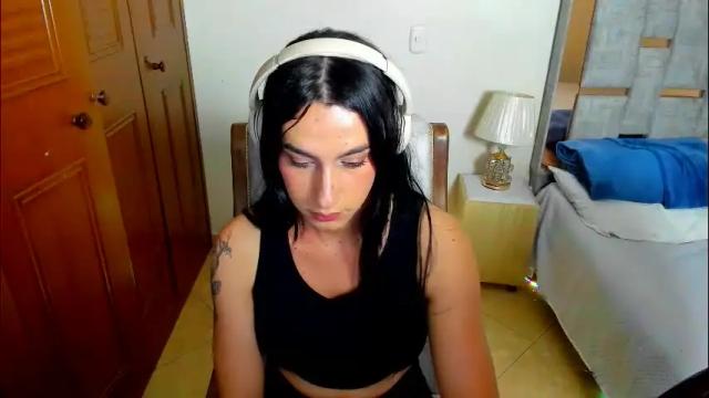 Image 2 of sophia_harry Stream on Chaturbate on 1 month ago