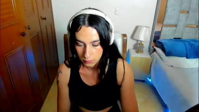 Image 3 of sophia_harry Stream on Chaturbate on 1 month ago