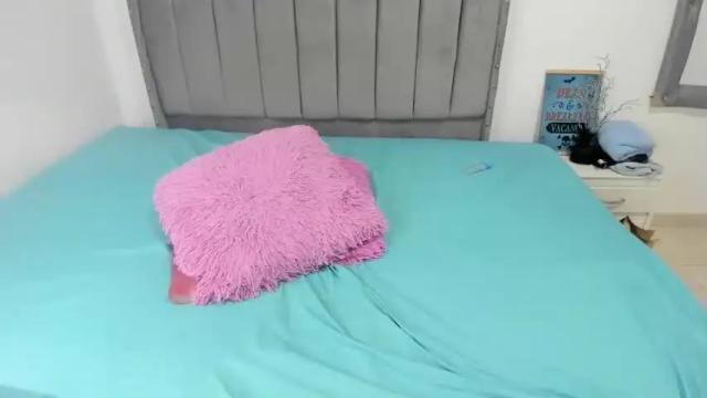 Image 6 of sophia_hot12 Stream on Chaturbate on 18 months ago