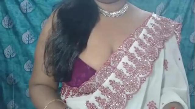 Image 7 of sophia_indian Stream on Chaturbate on 6 days ago