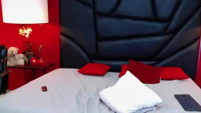 Image 10 of sophia_loreenn Stream on Chaturbate on 12 months ago