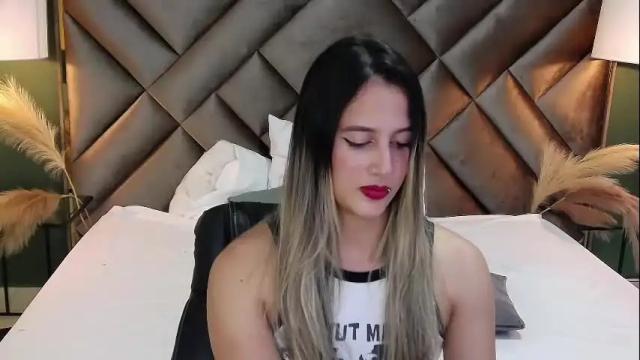 Image 12 of sophia_loreenn Stream on Chaturbate on 9 days ago