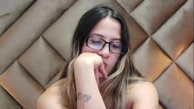 Image 7 of sophia_loreenn Stream on Chaturbate on 1 month ago